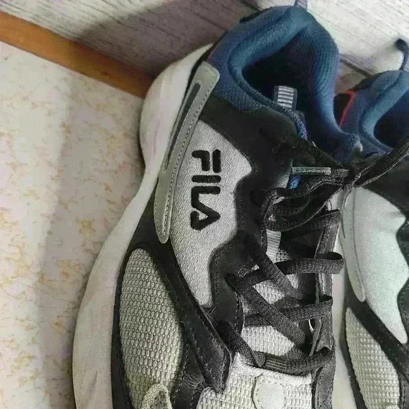 Fila Mens Running Sneakers, Size 10.5 - Picture 2 of 5